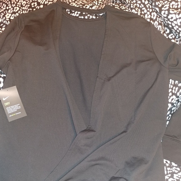 NWT Nike asymmetrical training top cover - Picture 4 of 5